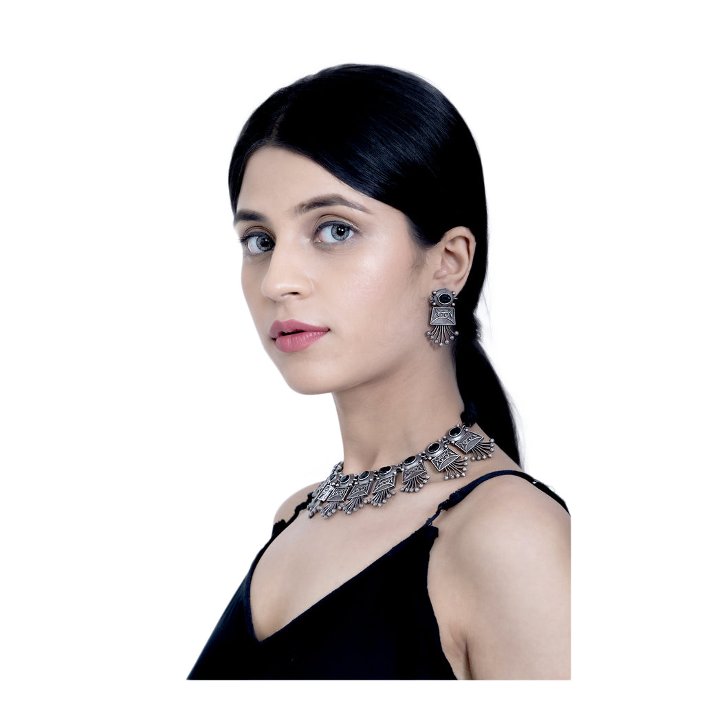 Black onyx gemstone necklace earrings set, Ethnic necklace set at ₹2950 |  Azilaa